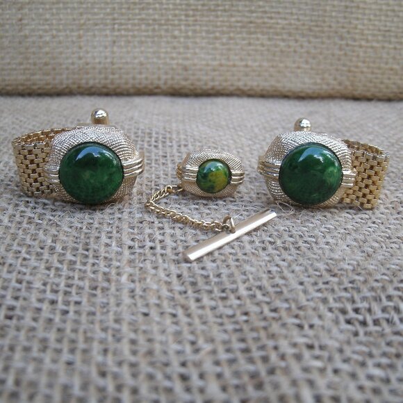 Vintage Swank Tie Tack & Cufflink Set Green & Gold - Picture 1 of 16